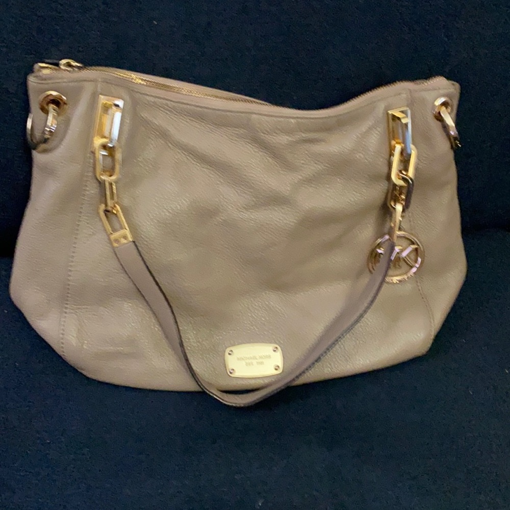Michael Kors Brooke Medium Pebbled Shoulder Bag